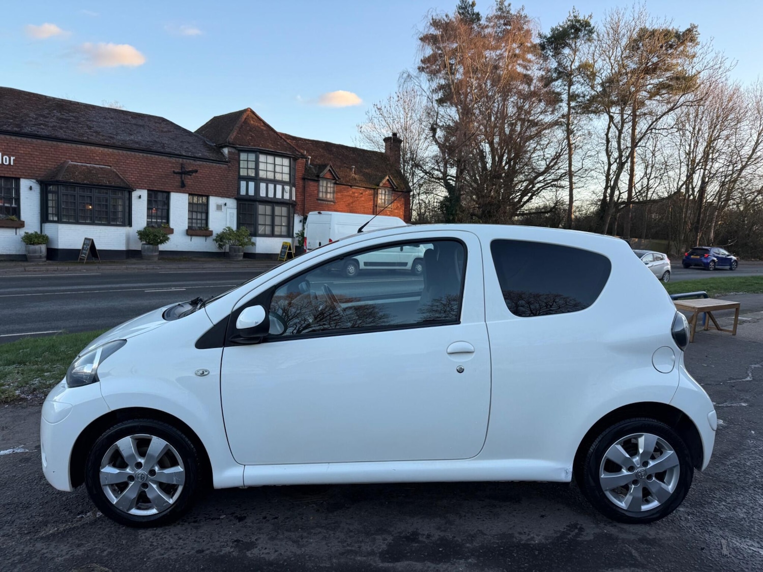 Used Toyota AYGO 2012 for sale - 77096090: Photo 9