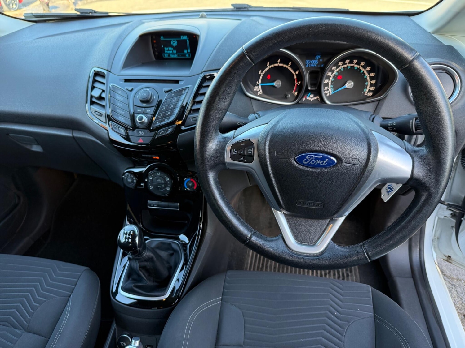 Used Ford Fiesta 2013 for sale - 77919089: Photo 24