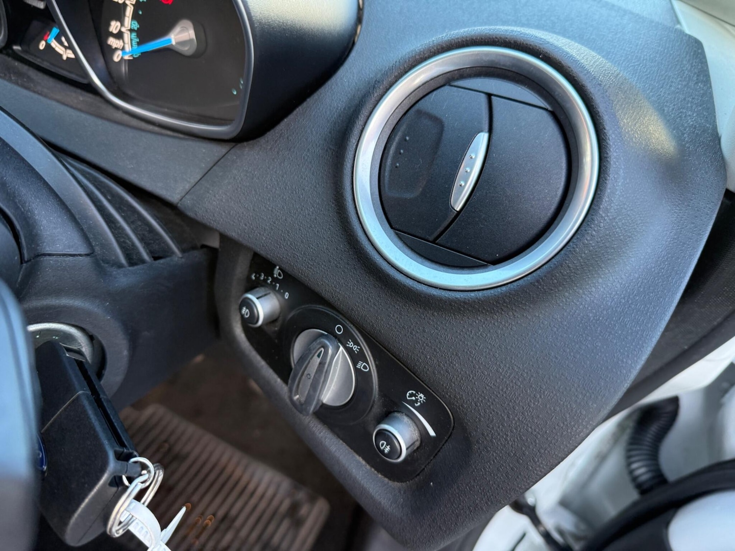 Used Ford Fiesta 2013 for sale - 77919089: Photo 28