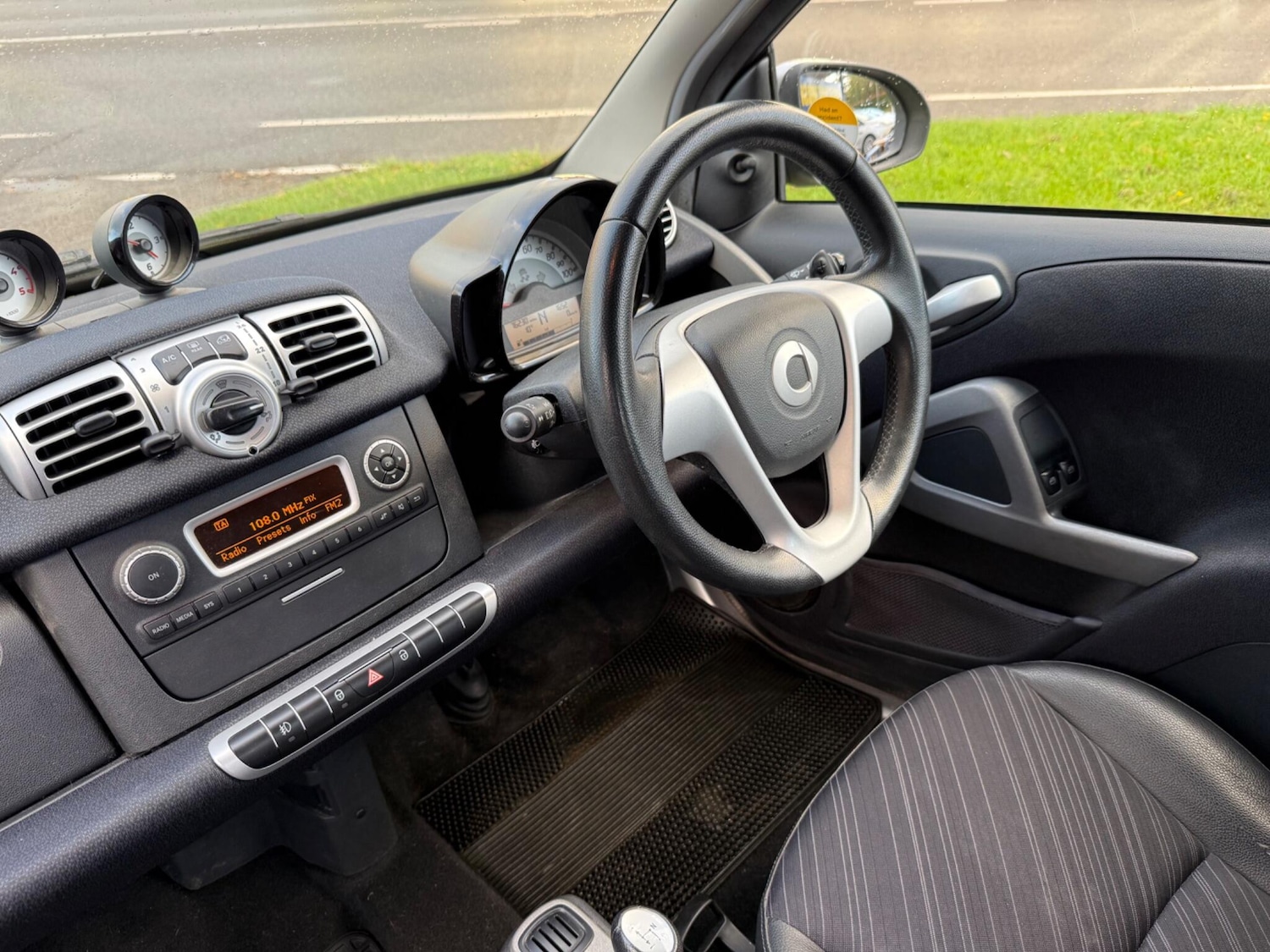 Used smart fortwo 2011 for sale - 76412421: Photo 18