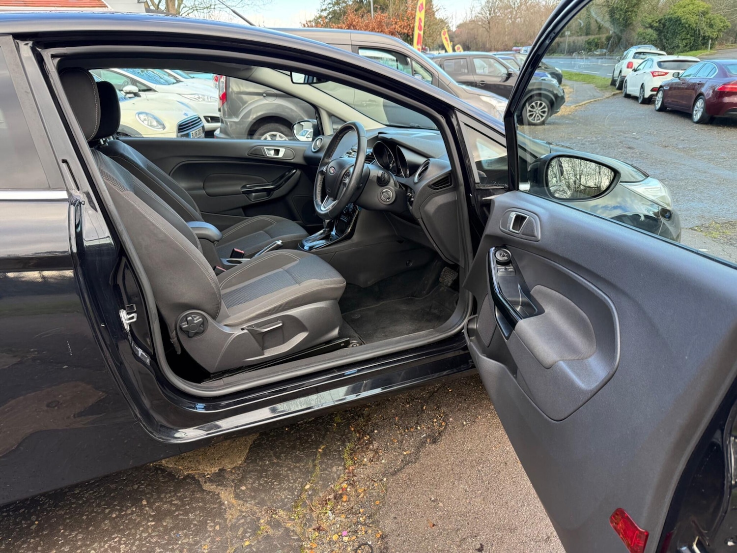 Used Ford Fiesta 2015 for sale - 77355205: Photo 28