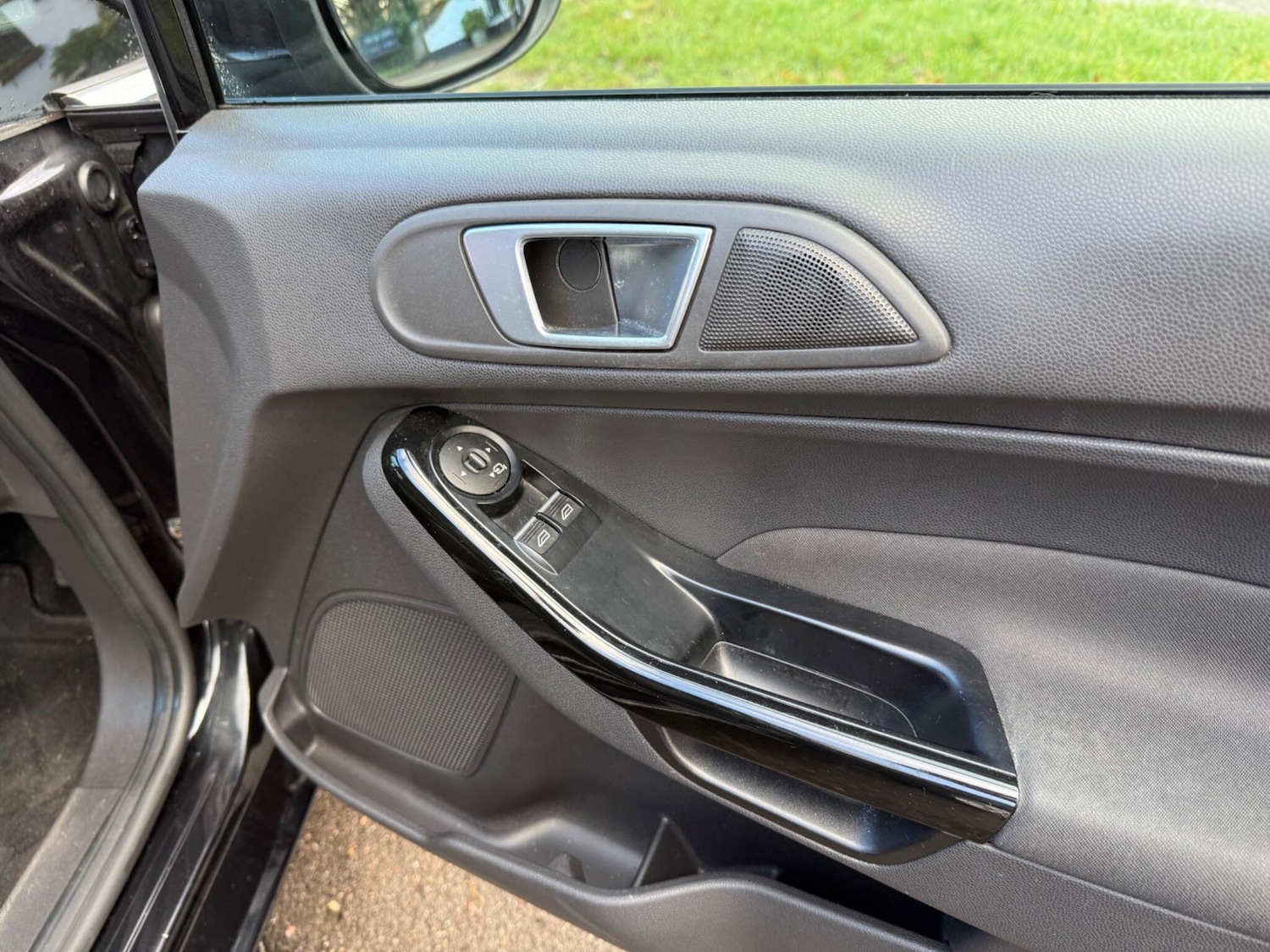 Used Ford Fiesta 2015 for sale - 77355205: Photo 30