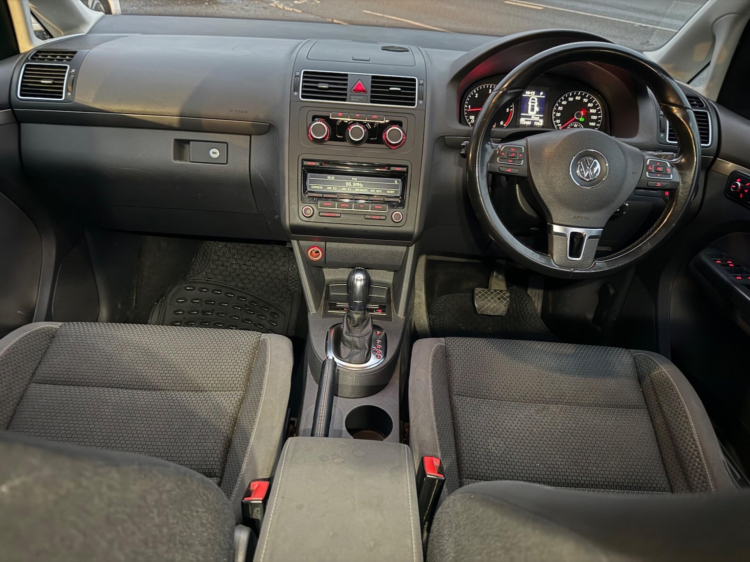 Used Volkswagen Touran 2012 for sale - 76691753: Photo 15