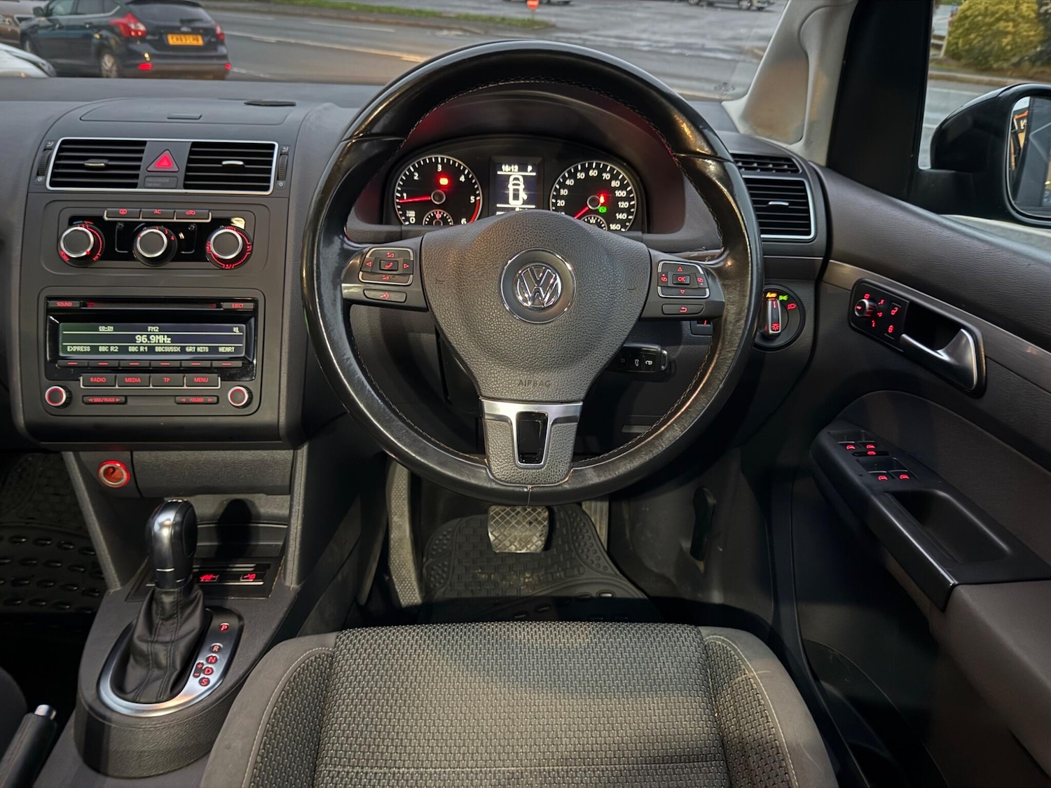 Used Volkswagen Touran 2012 for sale - 76691753: Photo 32