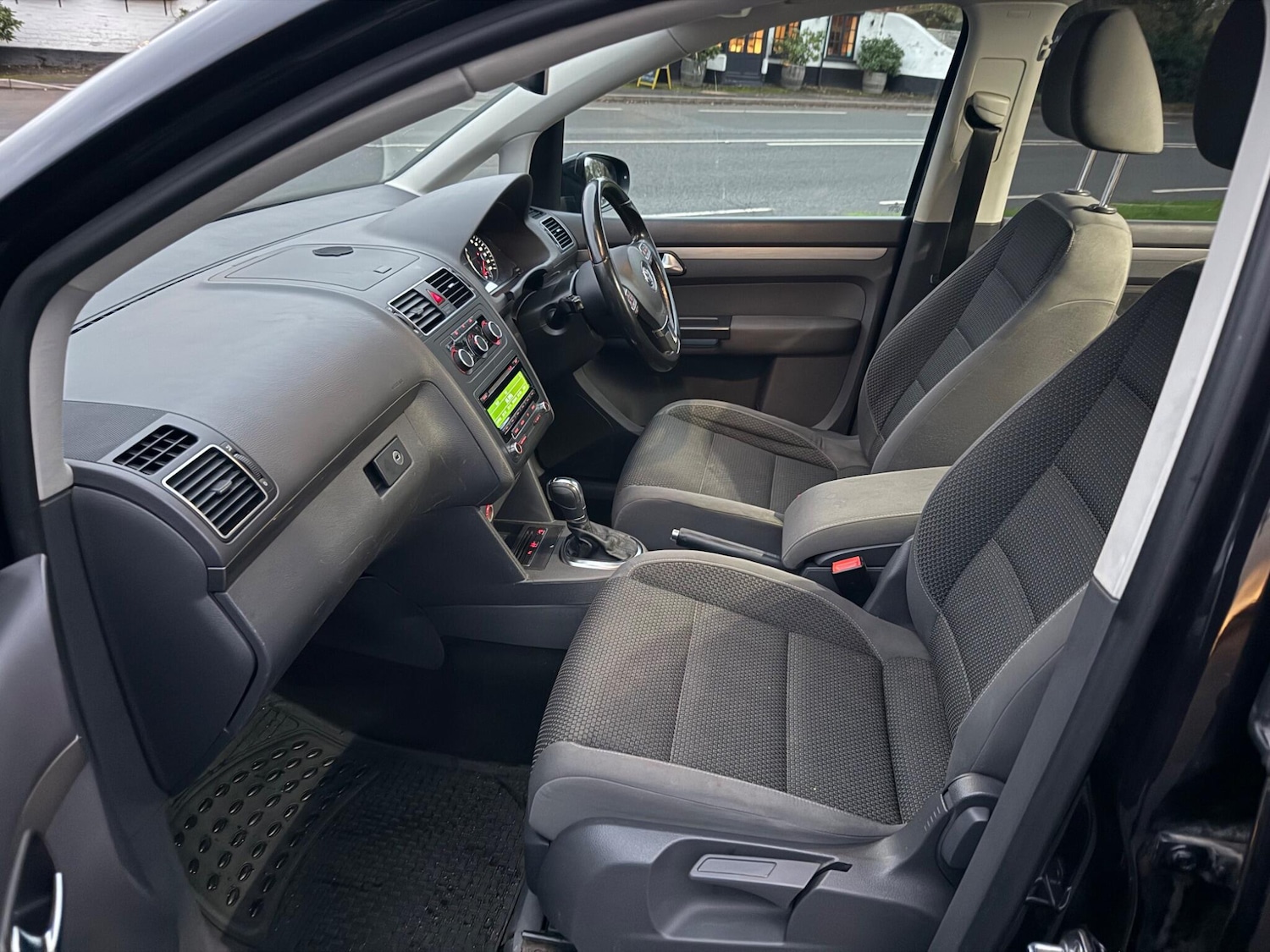 Used Volkswagen Touran 2012 for sale - 76691753: Photo 35