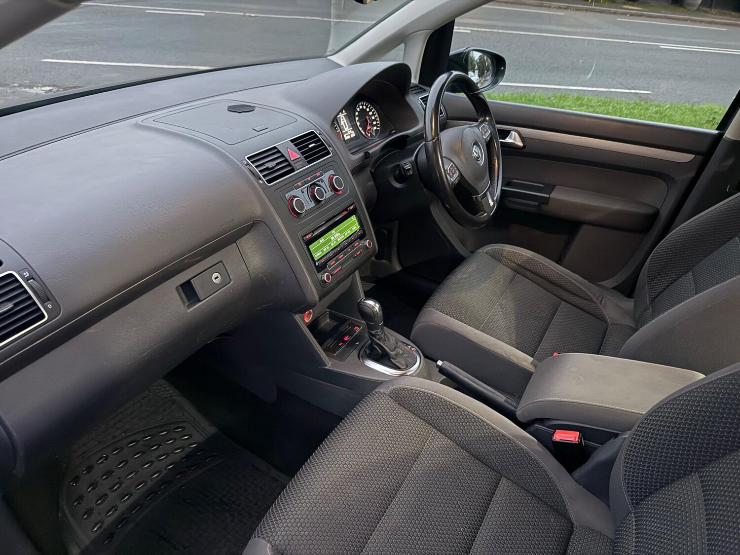 Used Volkswagen Touran 2012 for sale - 76691753: Photo 36