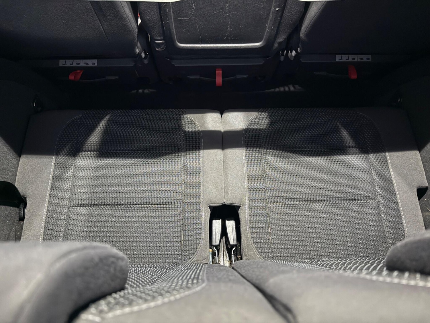 Used Volkswagen Touran 2012 for sale - 76691753: Photo 37