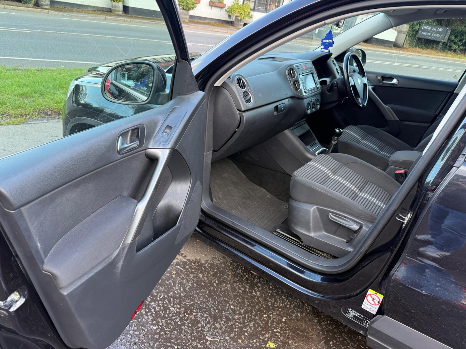 Used Volkswagen Tiguan 2009 for sale - 78201541: Photo 14