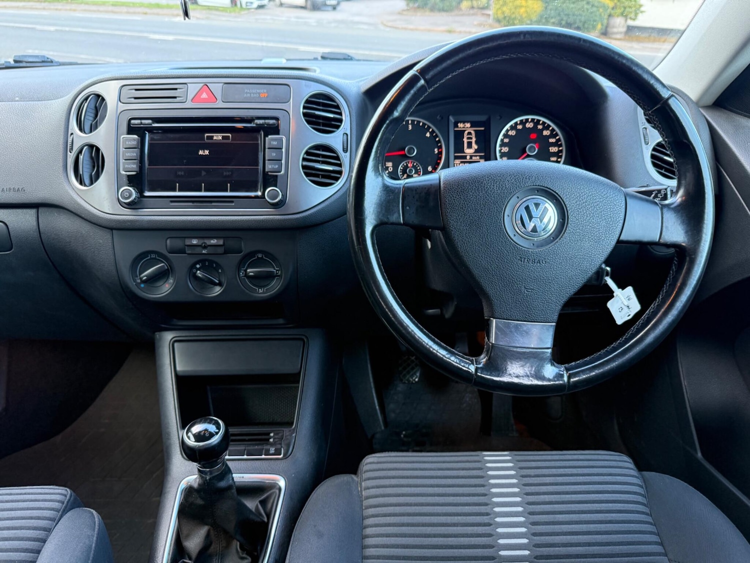 Used Volkswagen Tiguan 2009 for sale - 78201541: Photo 26