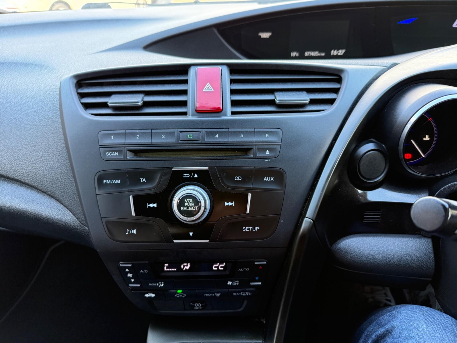 Used Honda Civic 2014 for sale - 78083970: Photo 35