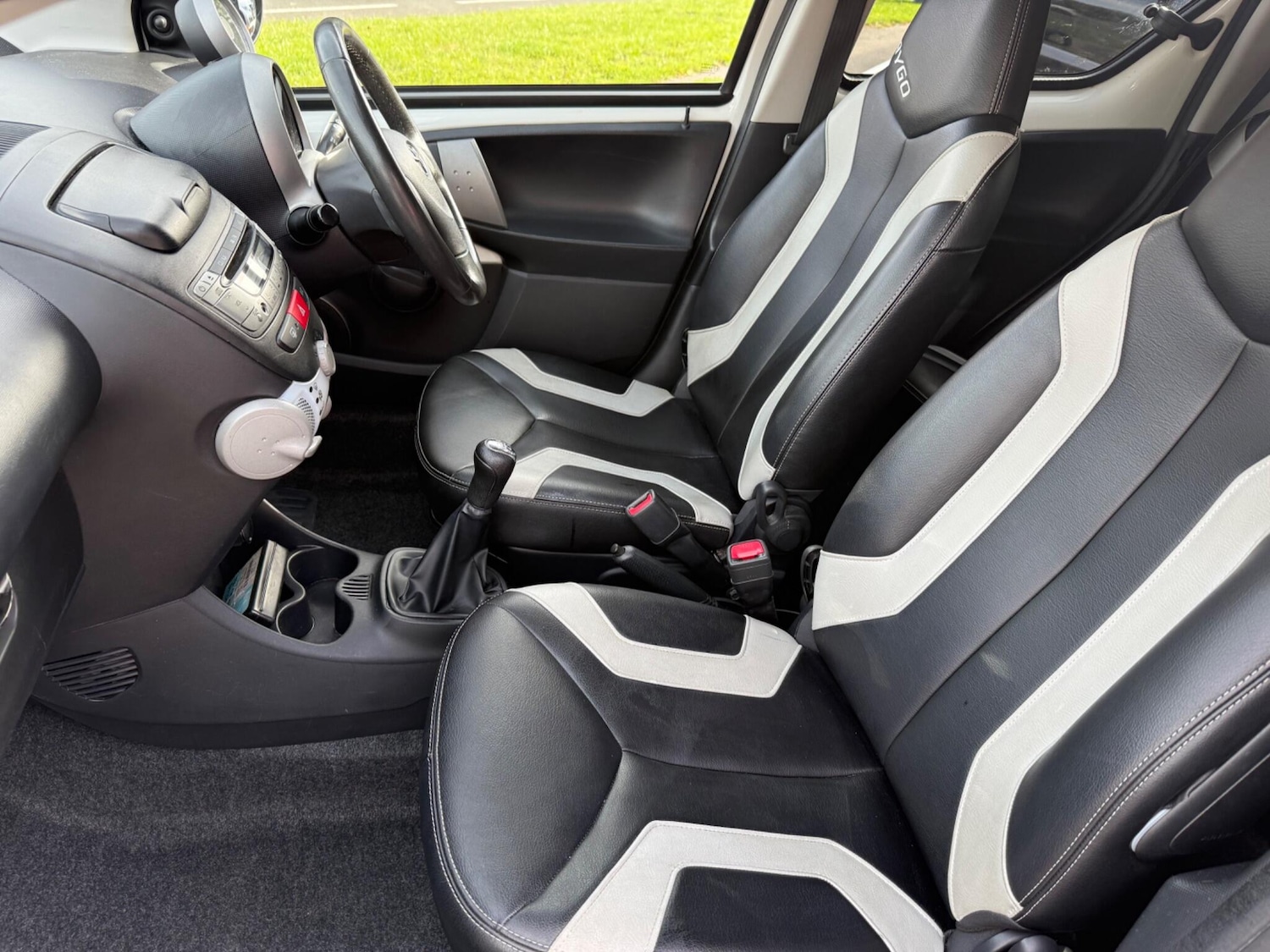 Used Toyota AYGO 2013 for sale - 76412424: Photo 19