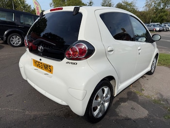 Used Toyota AYGO 2013 for sale - 76412424: Photo