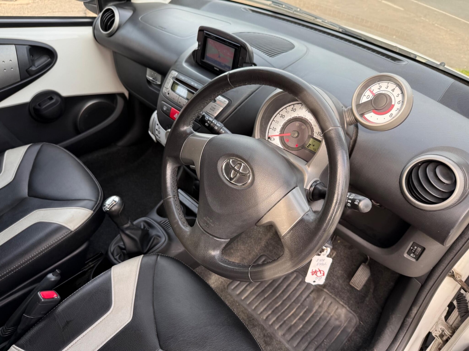 Used Toyota AYGO 2013 for sale - 76412424: Photo 34
