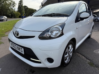 Used Toyota AYGO 2013 for sale - 76412424: Photo