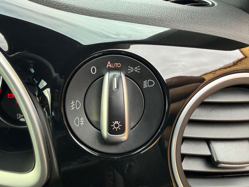 Used Volkswagen Beetle 2014 for sale - 76724304: Photo 27