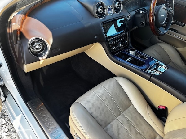 Used Jaguar XJ 2012 for sale - 76118895: Photo 17