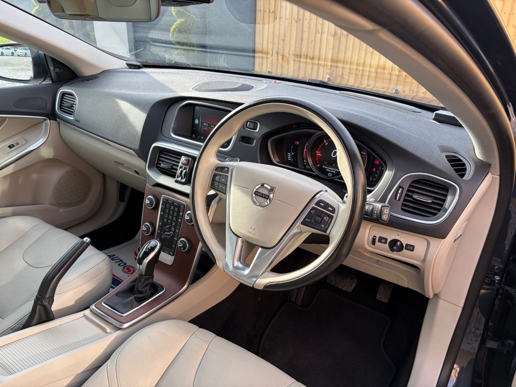 Used Volvo V40 2016 for sale - 76724280: Photo 12