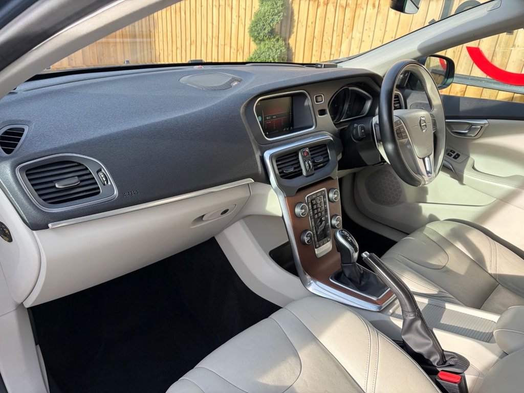 Used Volvo V40 2016 for sale - 76724280: Photo 14