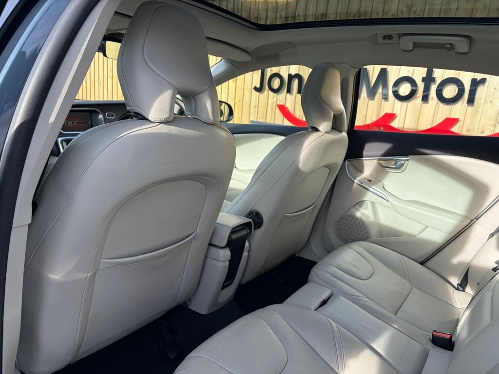 Used Volvo V40 2016 for sale - 76724280: Photo 17