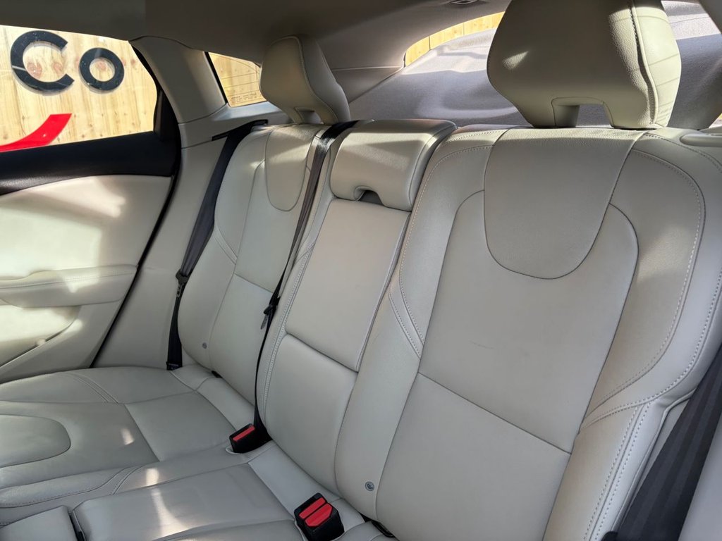 Used Volvo V40 2016 for sale - 76724280: Photo 18