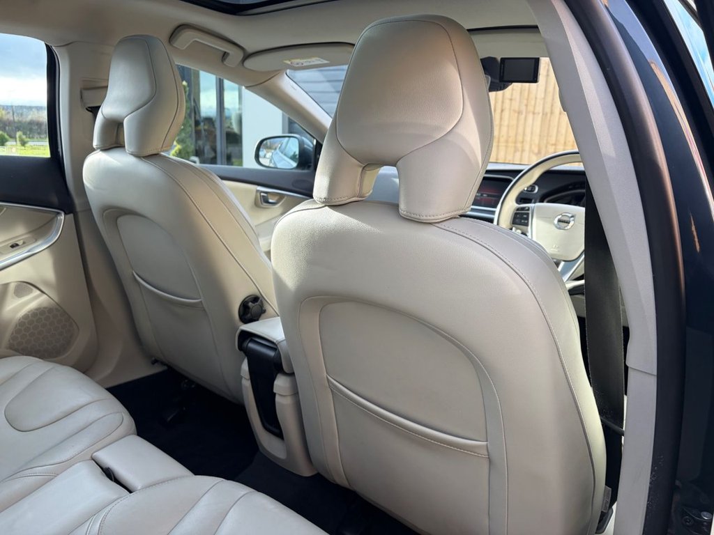 Used Volvo V40 2016 for sale - 76724280: Photo 19