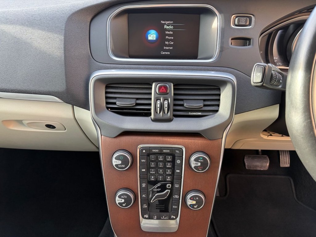 Used Volvo V40 2016 for sale - 76724280: Photo 25