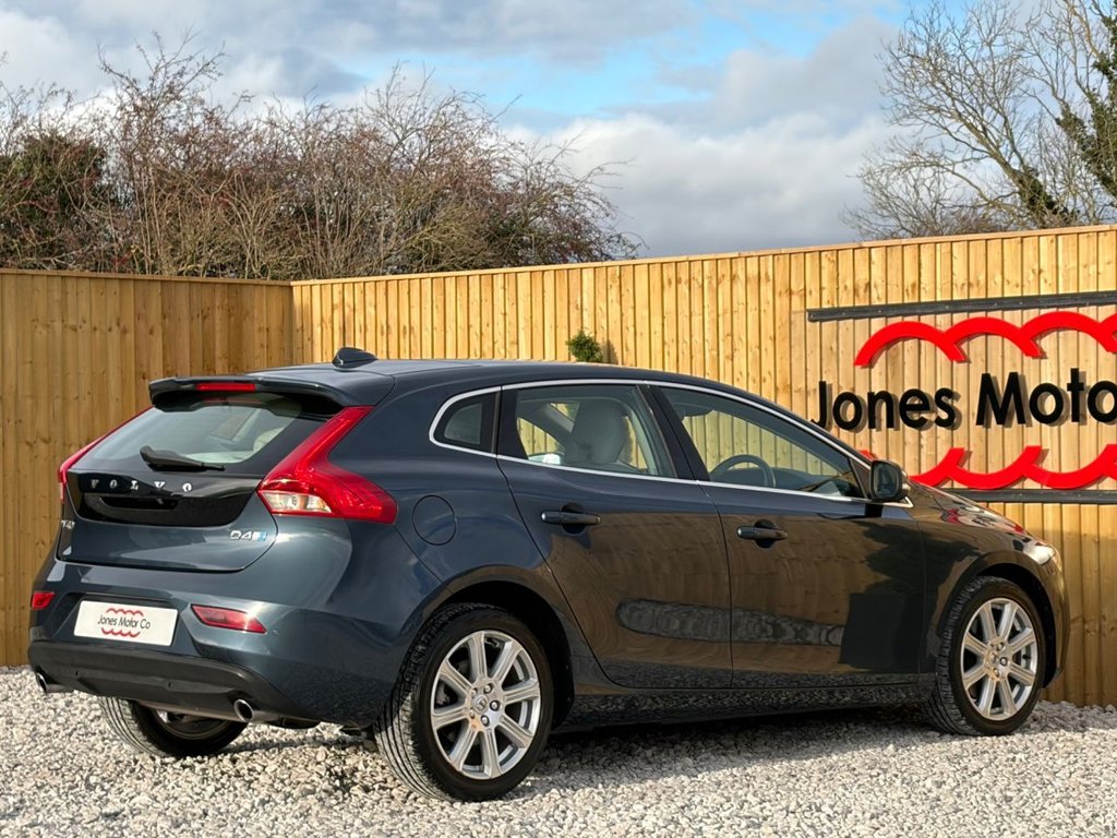 Used Volvo V40 2016 for sale - 76724280: Photo 5