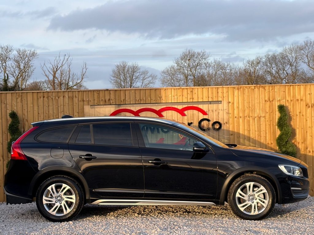 Used Volvo V60 Cross Country 2016 for sale - 76900601: Photo 12