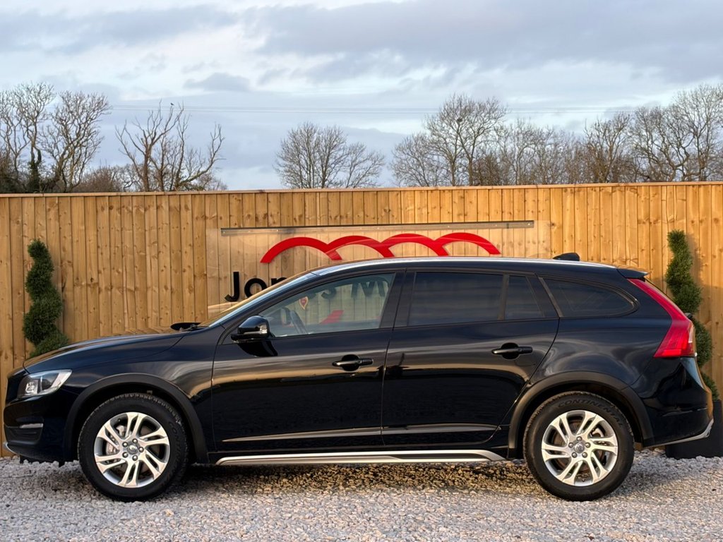 Used Volvo V60 Cross Country 2016 for sale - 76900601: Photo 13