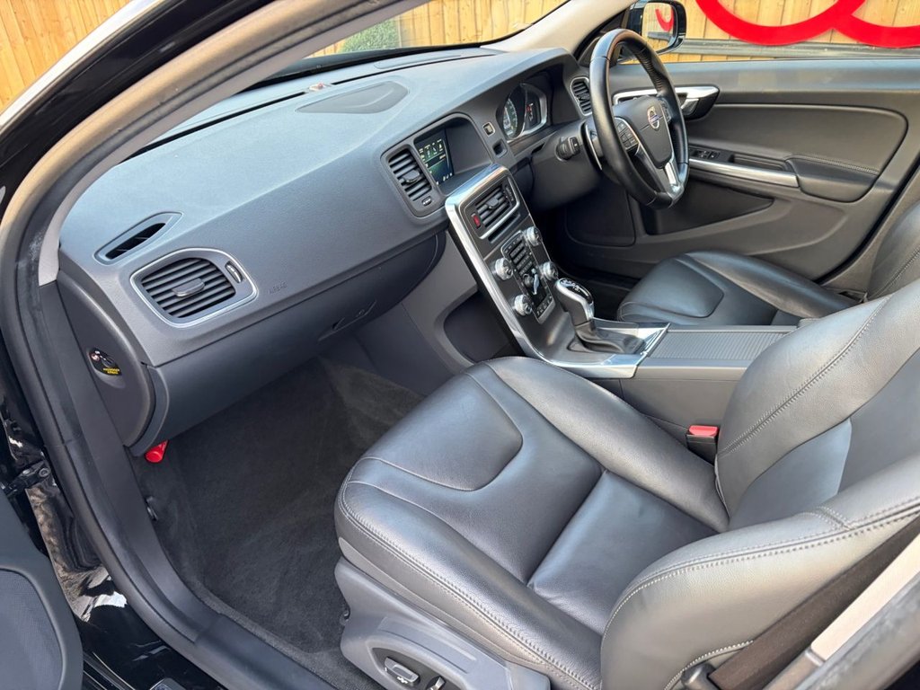 Used Volvo V60 Cross Country 2016 for sale - 76900601: Photo 16