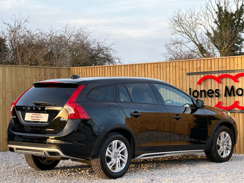 Used Volvo V60 Cross Country 2016 for sale - 76900601: Photo 5