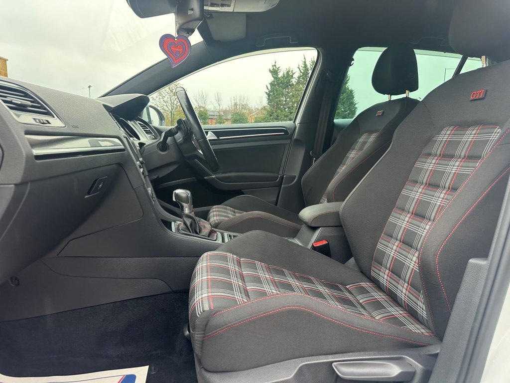 Used Volkswagen Golf 2014 for sale - 76591030: Photo 12