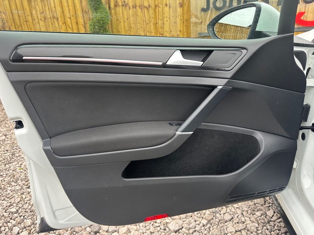 Used Volkswagen Golf 2014 for sale - 76591030: Photo 14