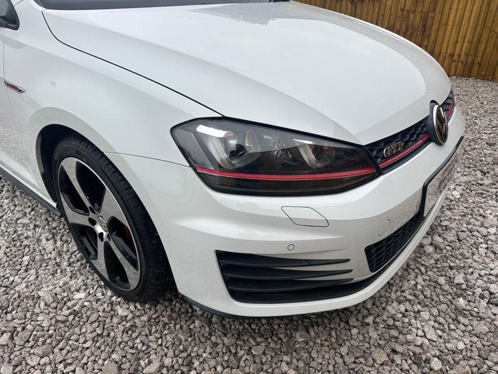 Used Volkswagen Golf 2014 for sale - 76591030: Photo 9