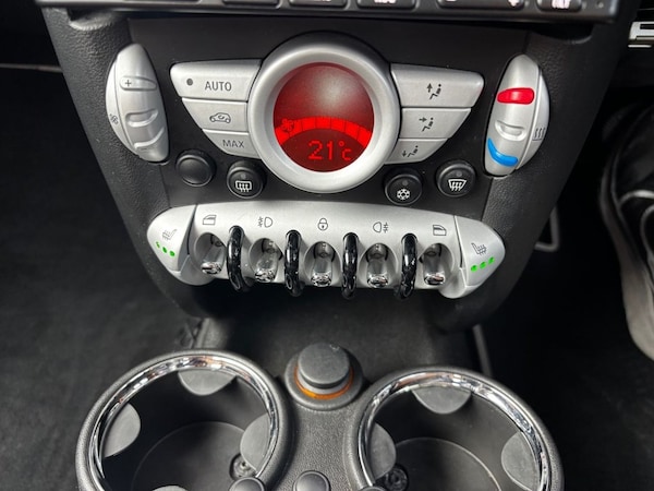 Used MINI Hatch 2010 for sale - 76256751: Photo 18