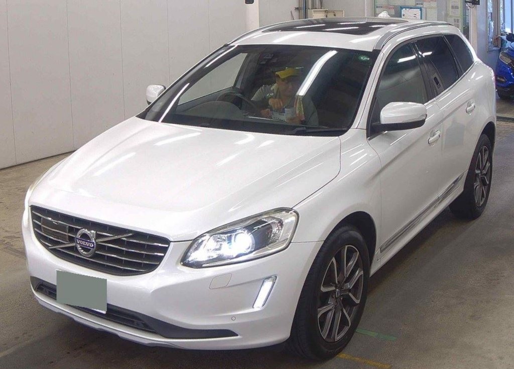 Used Volvo XC60 2017 for sale - 76758708: Photo 2