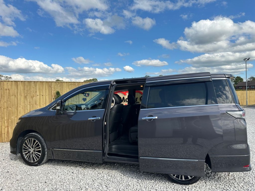 Used Nissan Elgrand 2018 for sale - 76118514: Photo 10
