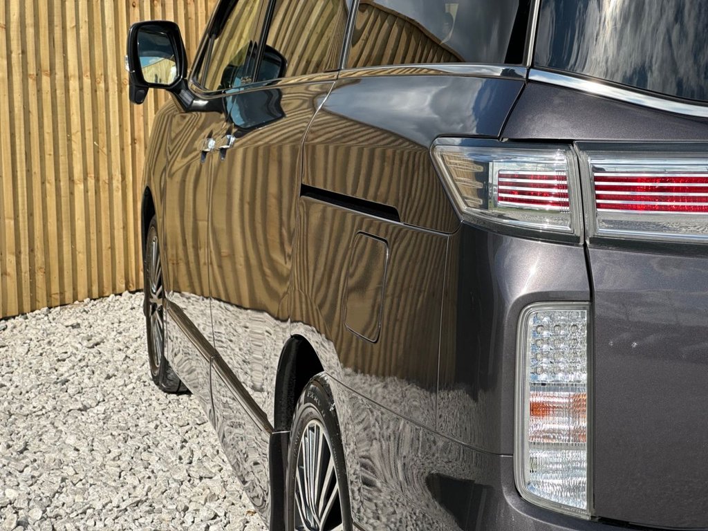 Used Nissan Elgrand 2018 for sale - 76118514: Photo 13