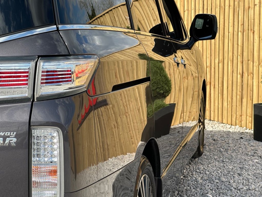 Used Nissan Elgrand 2018 for sale - 76118514: Photo 14