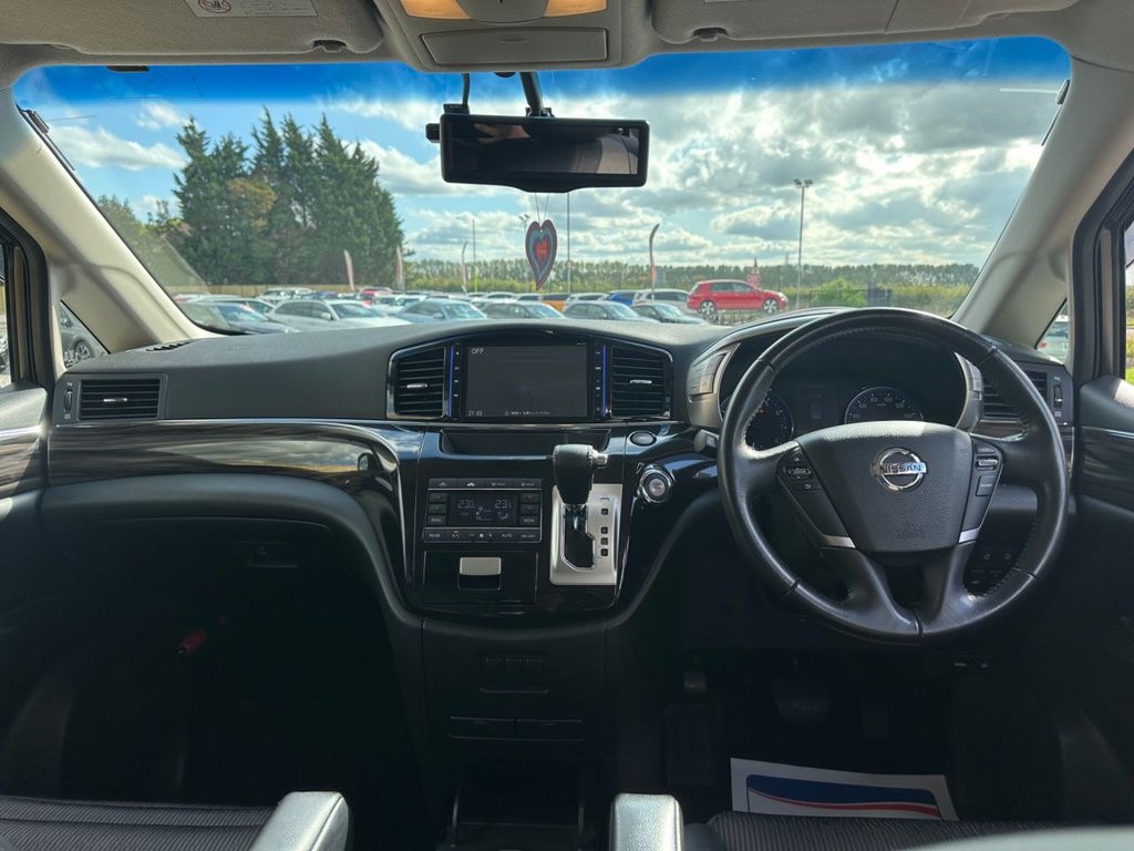 Used Nissan Elgrand 2018 for sale - 76118514: Photo 31