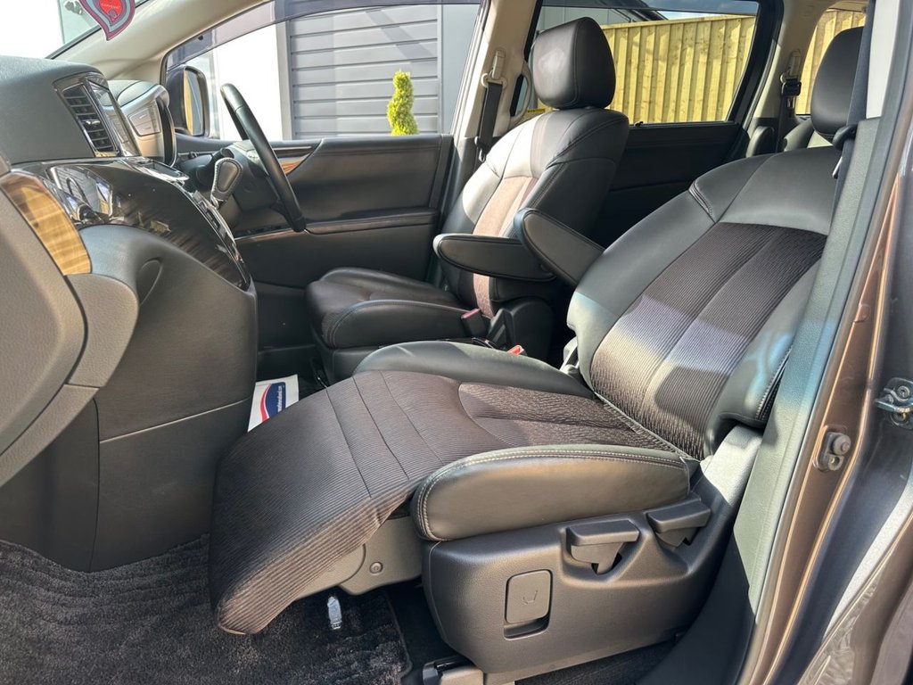 Used Nissan Elgrand 2018 for sale - 76118514: Photo 41