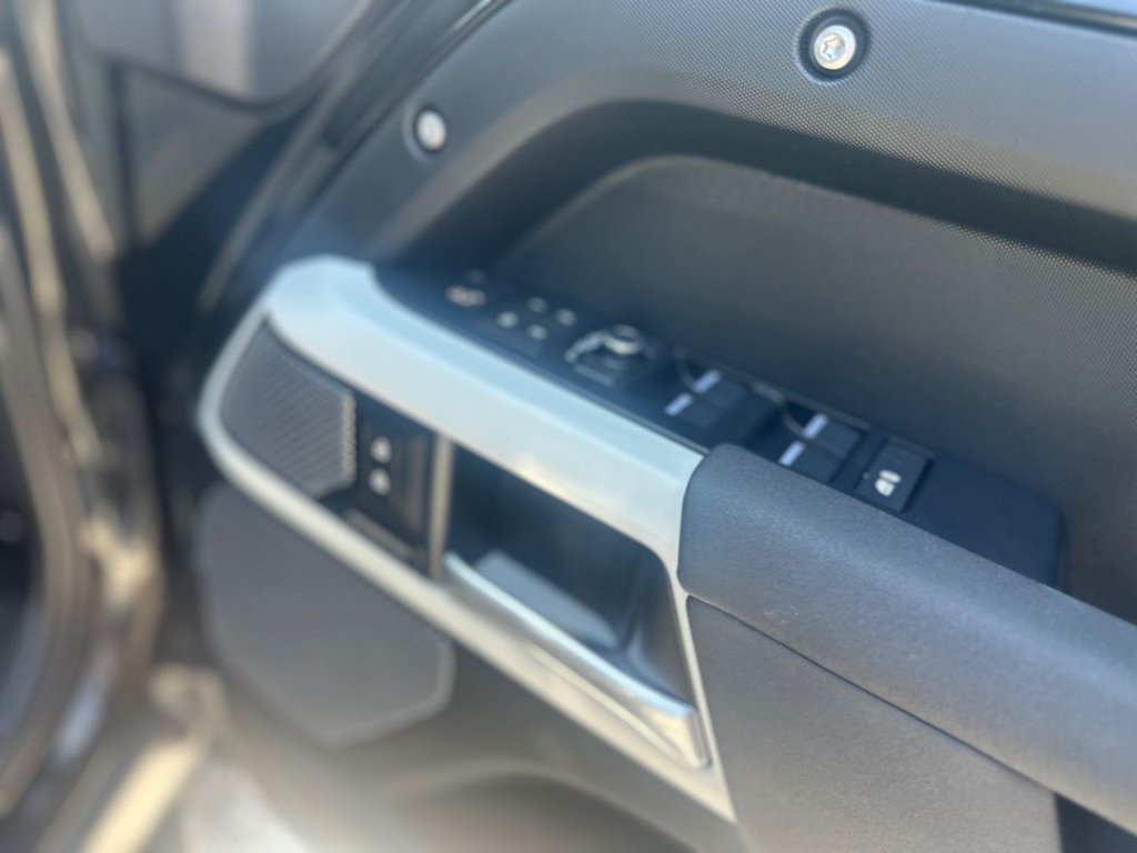 Used Land Rover Defender 2022 for sale - 76123661: Photo 23