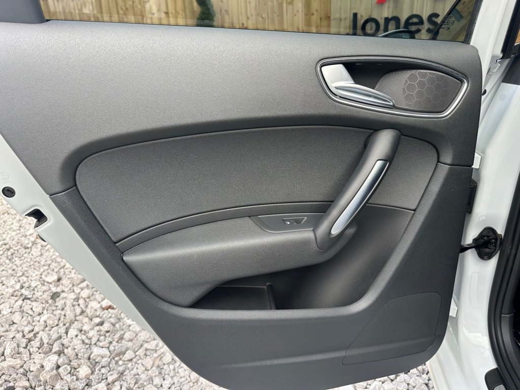 Used Audi A1 2014 for sale - 76546648: Photo 24