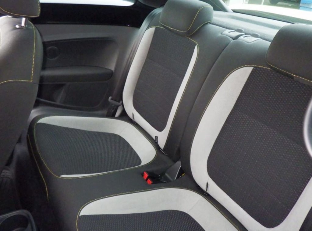 Used Volkswagen Beetle 2014 for sale - 76724287: Photo 6