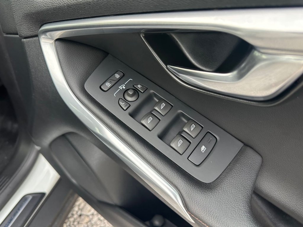 Used Volvo V40 Cross Country 2016 for sale - 76118488: Photo 10