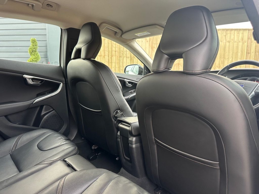 Used Volvo V40 Cross Country 2016 for sale - 76118488: Photo 15