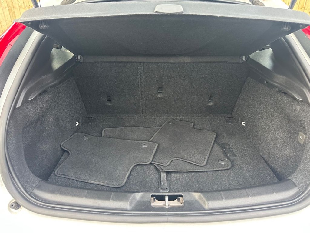 Used Volvo V40 Cross Country 2016 for sale - 76118488: Photo 18