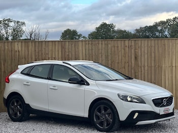 Used Volvo V40 Cross Country 2016 for sale - 76118488: Photo