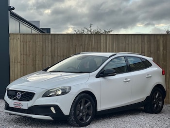 Used Volvo V40 Cross Country 2016 for sale - 76118488: Photo