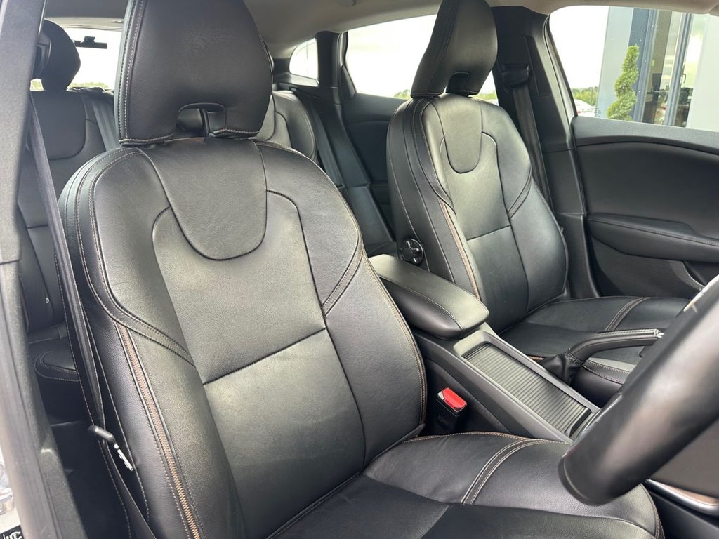 Used Volvo V40 Cross Country 2016 for sale - 76118488: Photo 5